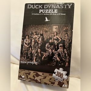 Never opened Duck Dynasty 300 piece puzzle